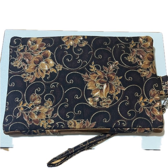 Elegant Floral Clutch with Jewel Accent - Picture 4 of 4